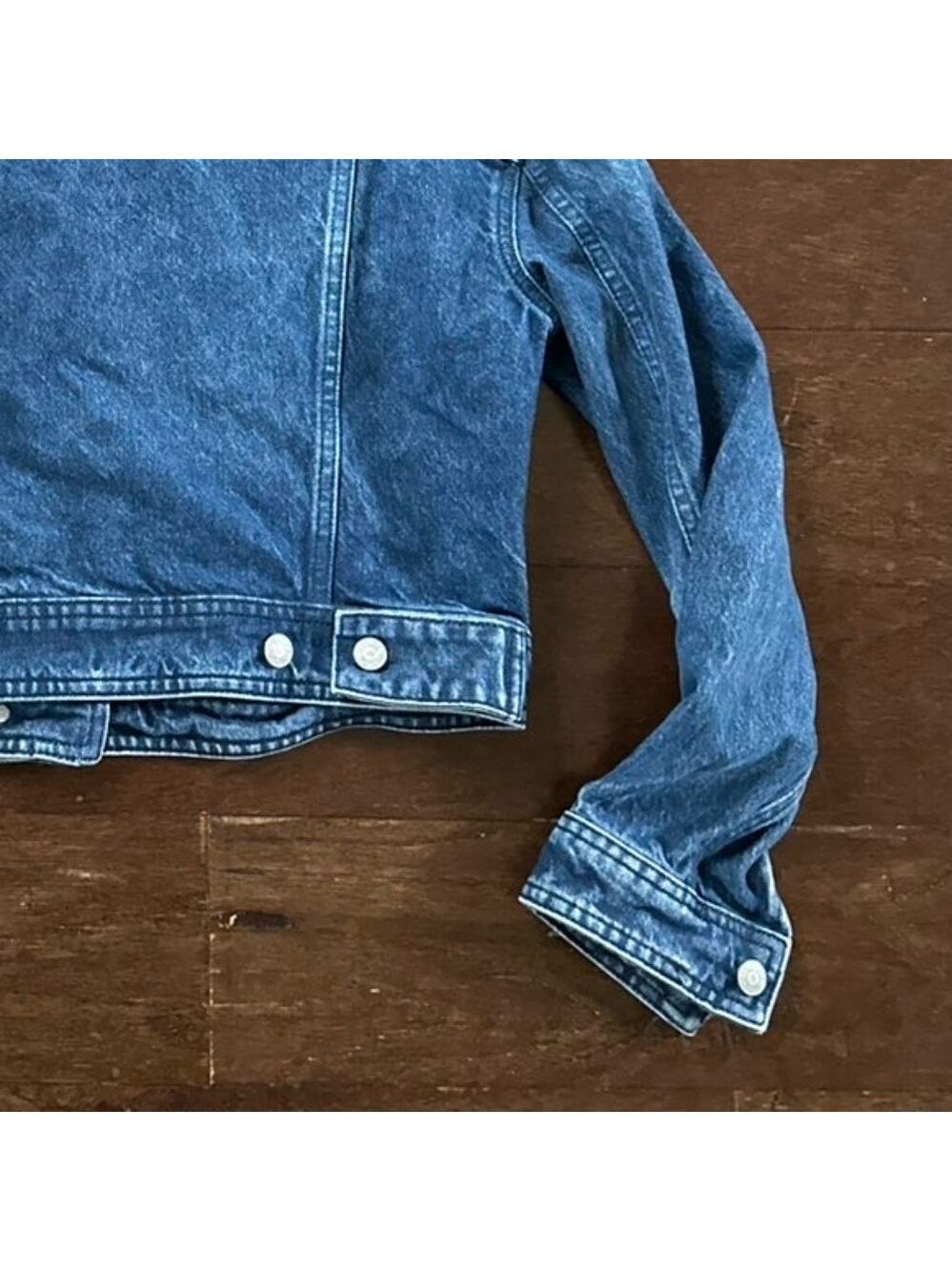 Free People We The Free Cropped Denim jacket-size Small-EUC retail $129 - Picture 8 of 12